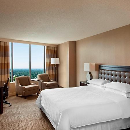 Sheraton Гринсборо Номер фото