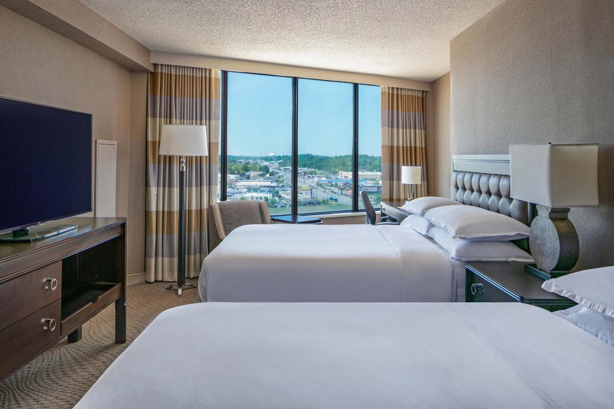Sheraton Гринсборо Экстерьер фото