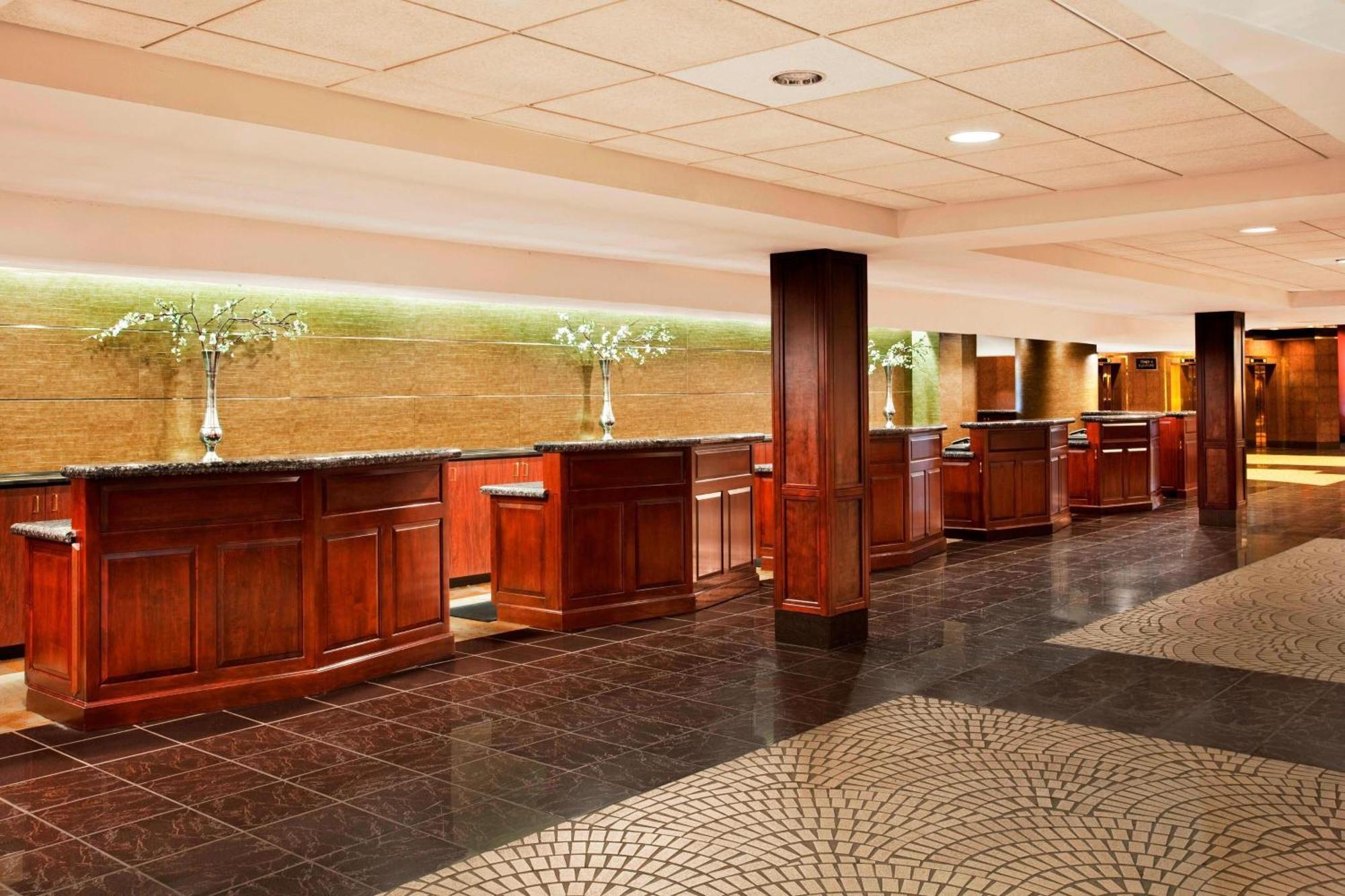 Sheraton Гринсборо Экстерьер фото